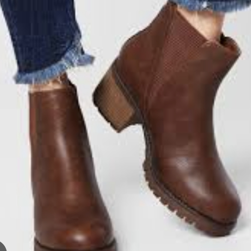 Beautiful  booties leather - Picture 14 of 15